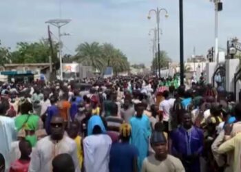 Thousands of senegalese worshippers converge on Touba